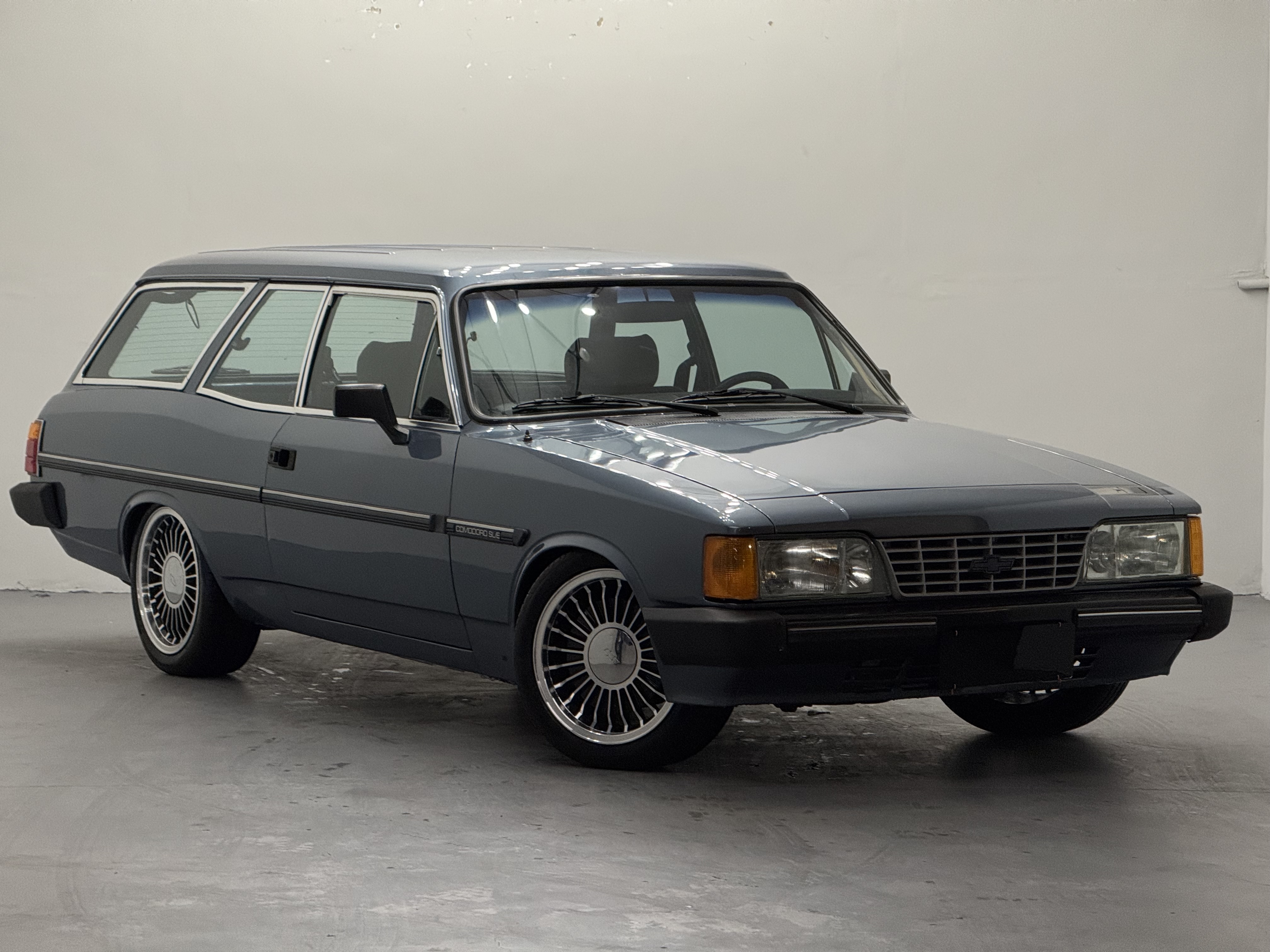 Chevrolet Caravan — foto 1